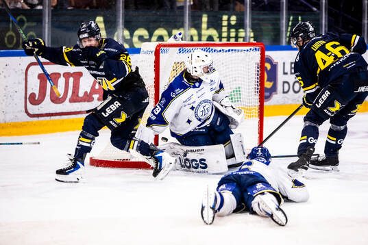 HV71s Justin Glenn Kloos jublar