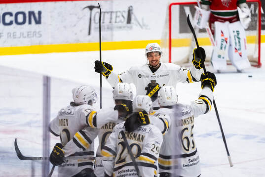 Bläddra bland fler bilder av Ishockey, Hockeyallsvenskan, Kvartsfinal 5, Modo - AIK