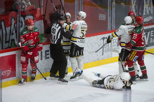 under kvartsfinal fem i Hockeyallsvenskan mellan Modo och