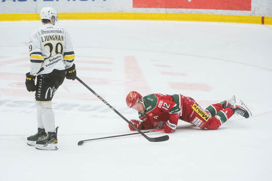 AIKs Daniel Ljungman och Modos Oscar Pettersson