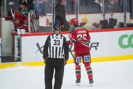 Modos Emil Larsson får matchstraff