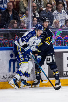 Leksands Alexander Lundqvist och HV71s Victor Laz