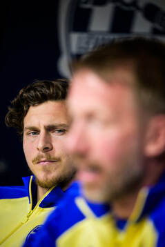 Victor Nilsson Lindelöf and head coach Graham Potter of