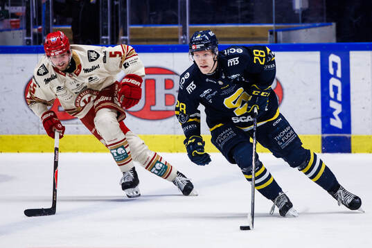 Södertäljes Adam Hesselvall och Kalmars Tobias Aronsson