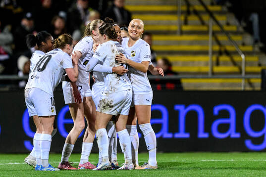 Felicia Schröder of Häcken celebrates scoring 0-2
