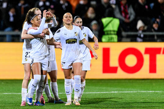 Felicia Schröder of Häcken celebrates scoring 0-3