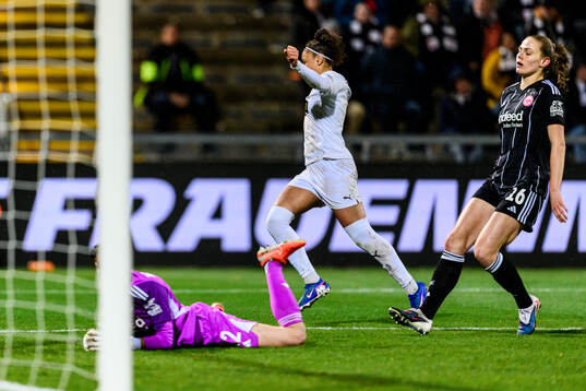 Felicia Schröder of Häcken celebrates scoring 0-3