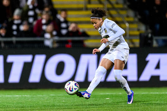 Felicia Schröder of Häcken scores 0-3
