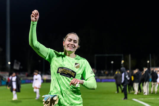 Goalkeeper Fanney Birkisdottir  of Häcken celebrates