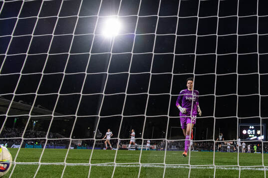 Goalkeeper Lina Altenburg of Eintracht Frankfurt looks