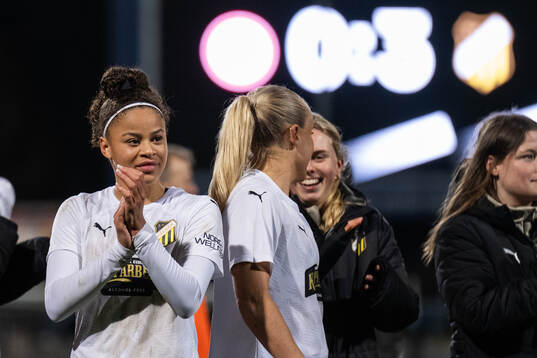 Felicia Schröder of Häcken celebrates