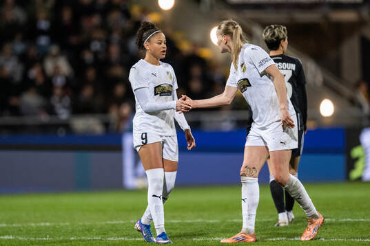 Felicia Schröder and Stine Sandbech of Häcken celebrate