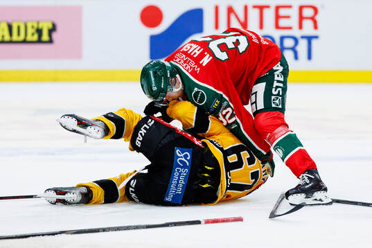 Luleås Linus Omark och Frölundas Noah Hasa