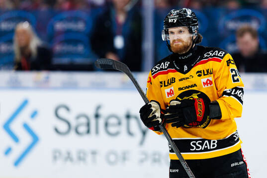 Luleås Brendan Shinnimin lämnar isen