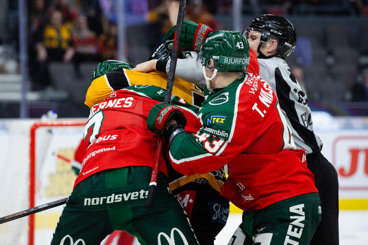 Frölundas Henrik Tömmernes och Luleås Anton Levtchi