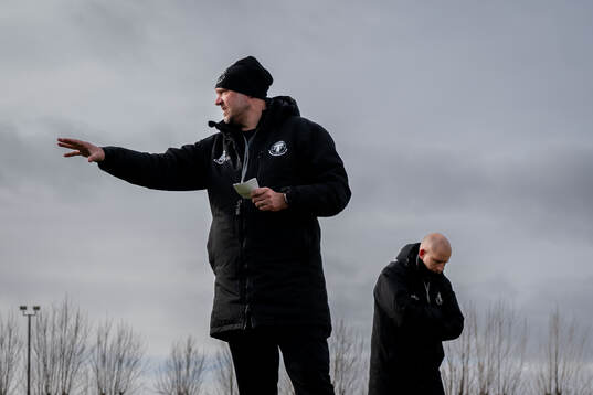 Tränare Andreas Granqvist och assisterande tränare