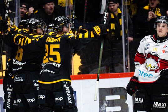 Skellefteås spelare jublar