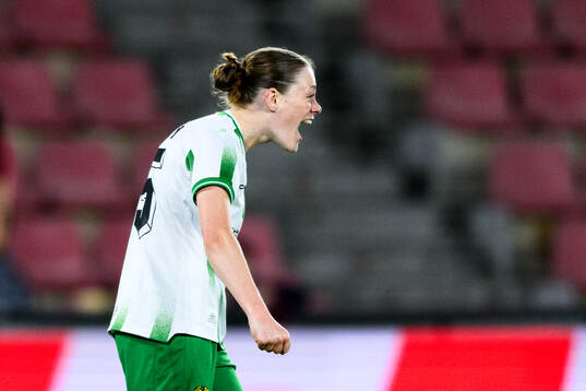 Sofia Reidy of Hammarby celebrates scoring 2-2