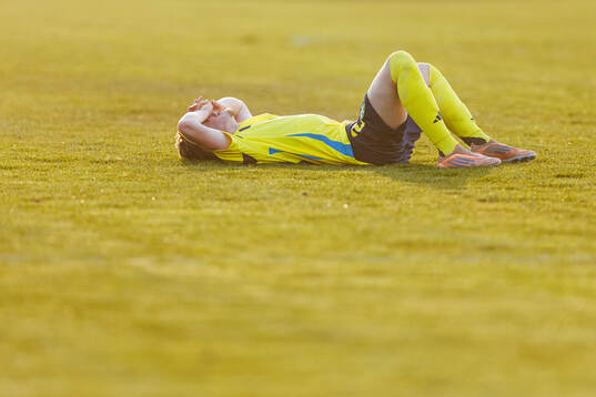 Player of Sweden looks dejected
