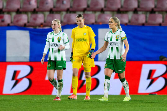 Alice Carlsson of Hammarby looks dejected