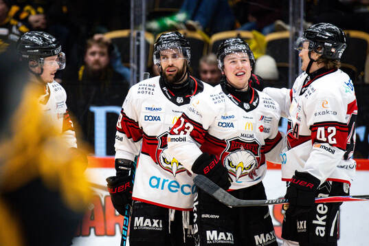 Malmö Redhawks Petter Vesterheim jublar