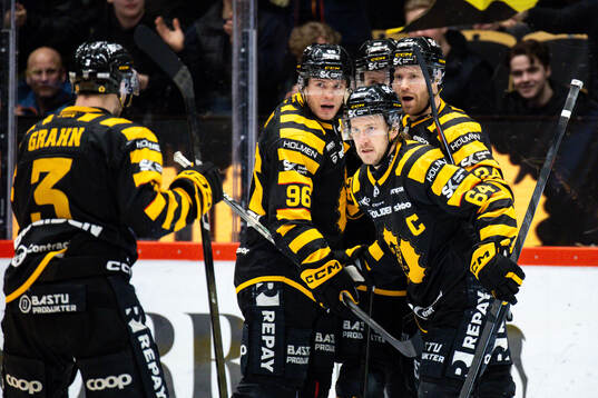 Skellefteås Oscar Lindberg jublar
