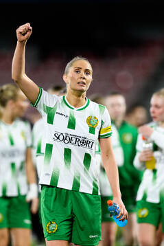 Alice Carlsson of Hammarby celebrates