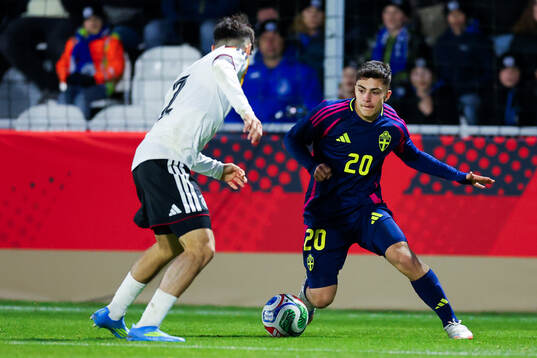 Oliver Kapsimalis of Sweden