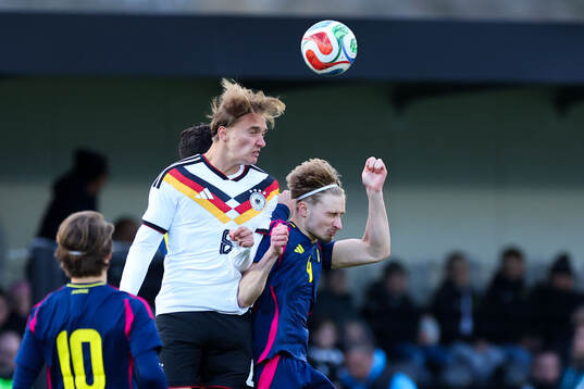 Boris Lum of Germany and Malte Hallin of Sweden