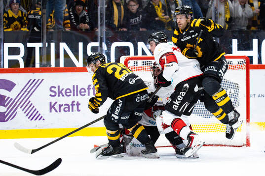 Skellefteås Mikkel Aagaard och Malmö Redhawks Topi