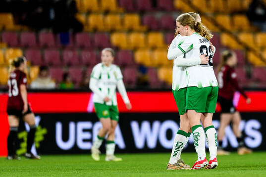 Elin Sørum of Hammarby celebrates