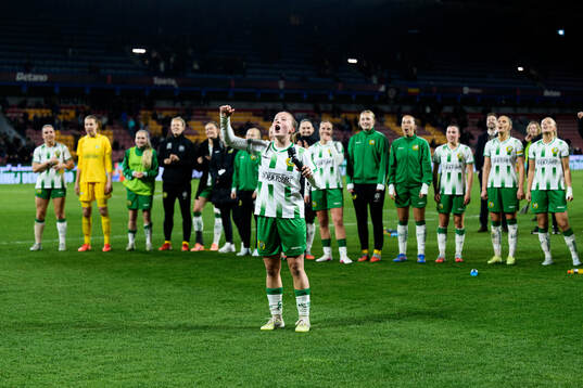 Fanny Peterson of Hammarby celebrates