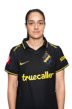 Daniella Famili