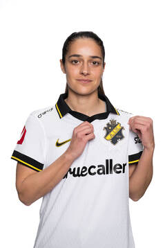 Daniella Famili