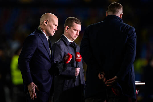Fredrik Ljungberg and Erik Niva in the Viaplay studio
