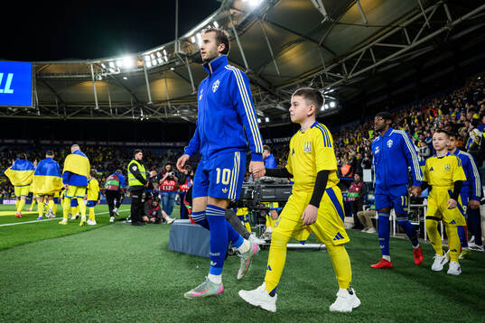Benjamin Nygren and Anthony Elanga of Sweden