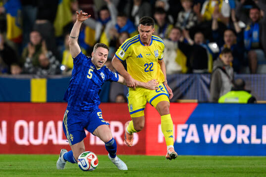 Gabriel Gudmundsson of Sweden and Oleksandr Tymchyk of