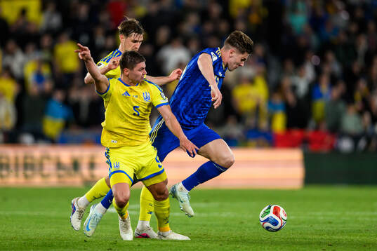 Yehor Yarmoliuk and Valeriy Bondar of Ukraine and Viktor