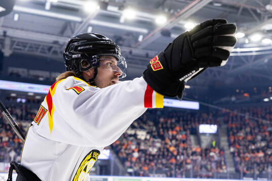 Brynäs Axel Jonsson-Fjällby jublar