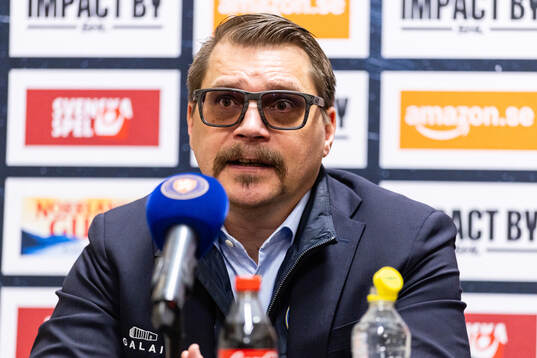 Växjös tränare Björn Hellkvist på presskonferens