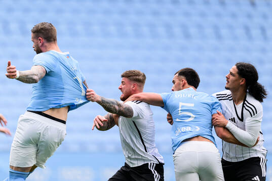 Malmö FFs Pontus Jansson och Landskronas Markus