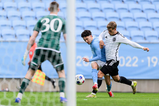 Malmö FFs Antonio Palac och Landskronas Tobias Karlsson