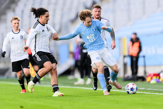 Landskronas André Alvarez Perez och Malmö FFs Anton Höög