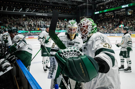 Färjestads målvakt Emil Larmi och målvakt Melker Thelin