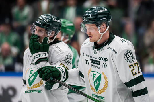 Färjestads Gabriel Carlsson deppar