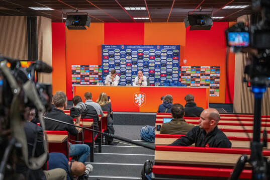 Press officer Morten Morisbak Skjønsberg and head coach