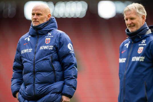 Head coach Ståle Solbakken and assistant coach Kent