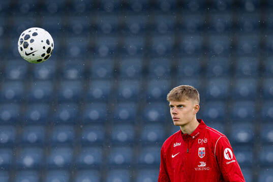 Rasmus Holten of Norway warms up