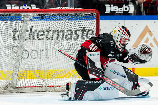Malmö Redhawks målvakt Oskar Blomgren släpper in 1-1