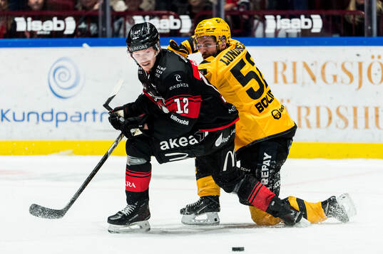 Malmö Redhawks Linus Öberg och Skellefteås Arvid Lundberg